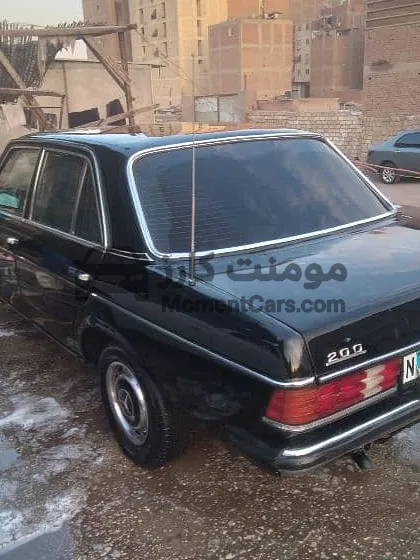 مرسيدس E200 موديل 1982 فتحة سقف مكنة وعفشة 100%