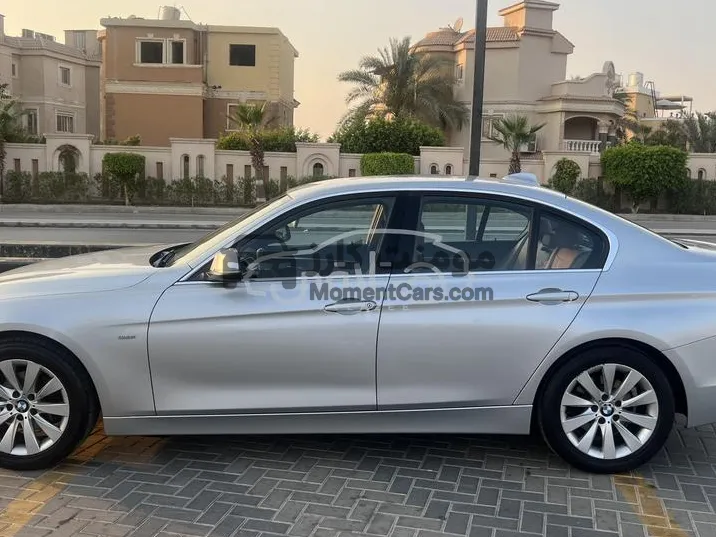 بي إم دبليو 318i 2019 فابريكة بالكامل للبيع