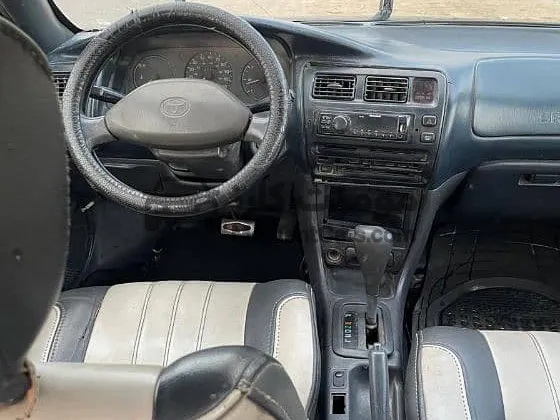 تويوتا كورولا 1995 اتوماتيك رخصة 3 سنوات