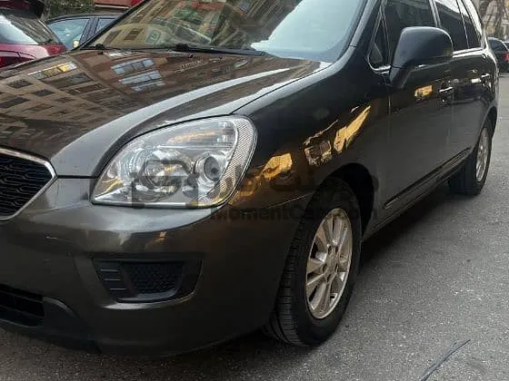 كيا كارينز 2013 اتوماتيك 170,000 كم للبيع