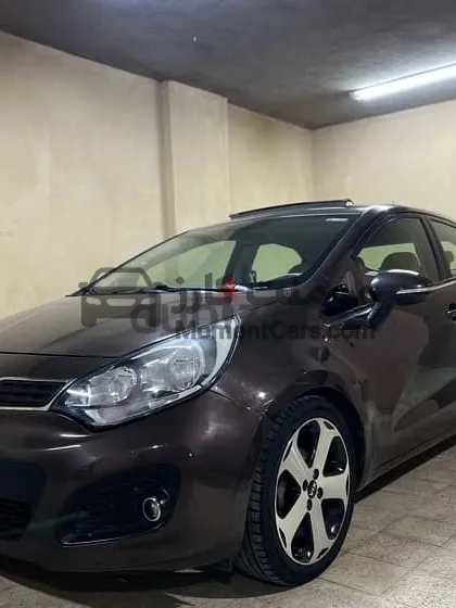 كيا ريو 2015 اتوماتيك أعلى فئة فتحة سقف للبيع