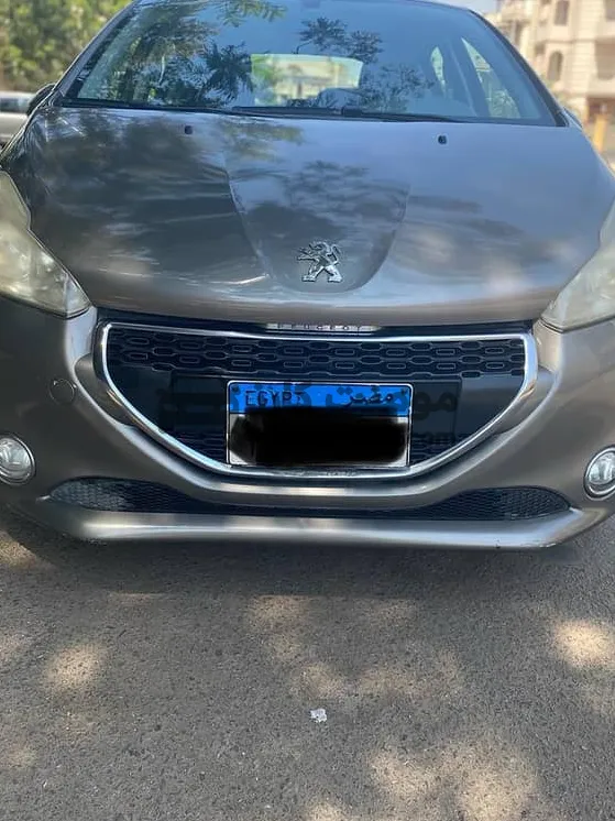 بيجو 208 2014 اتوماتيك فابريكة عداد قليل