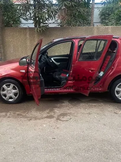 رينو سانديرو 2014 اتوماتيك بحالة ممتازة