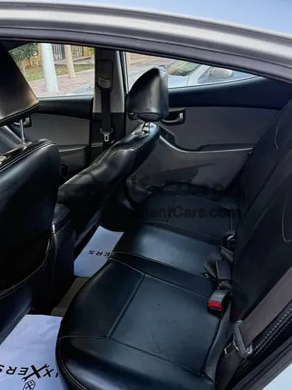 هيونداي إلنترا 2012 ديزل اتوماتيك فابريكة