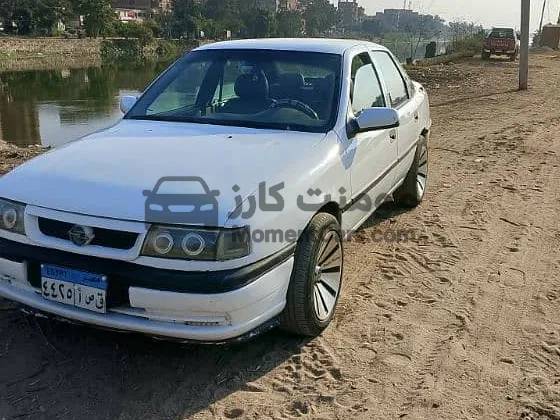 أوبل فيكترا 1995 مانيوال بنزين وغاز للبيع