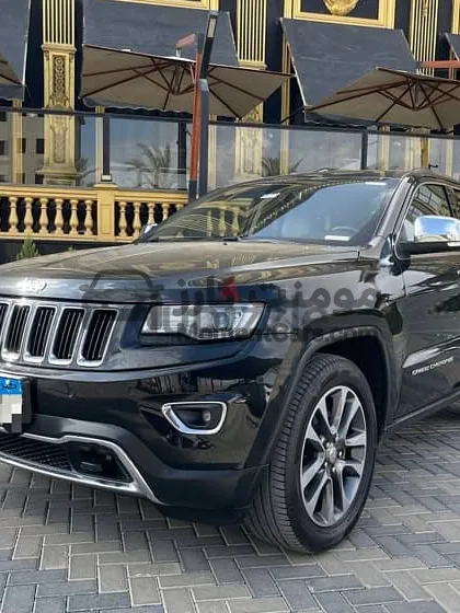 جيب جراند شيروكى 2017 للبيع بحالة جيدة
