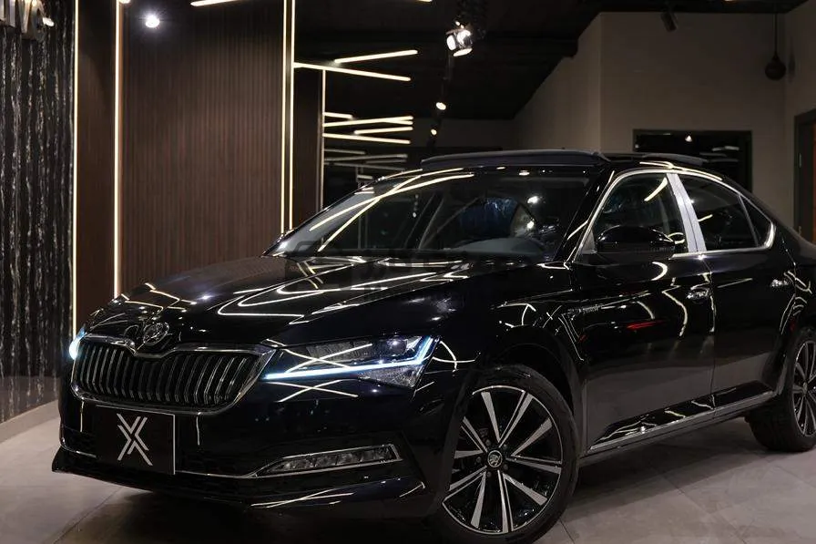 سكودا سوبيرب 2025 جديدة 1.4 تيربو أوتوماتيك