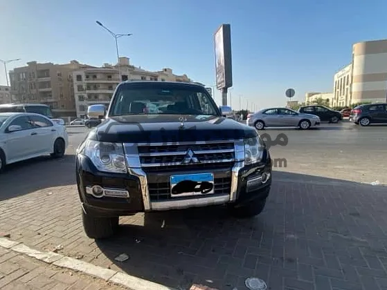 باجيرو 2016 موتور كبير حالة ممتازة للبيع