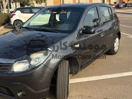 رينو سانديرو 2012 مانيوال 1600cc 92 ألف كم بحالة ممتازة