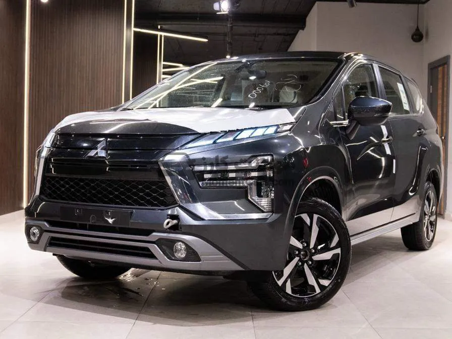 ميتسوبيشي اكسباندر 2024 توب لاين جديدة للبيع