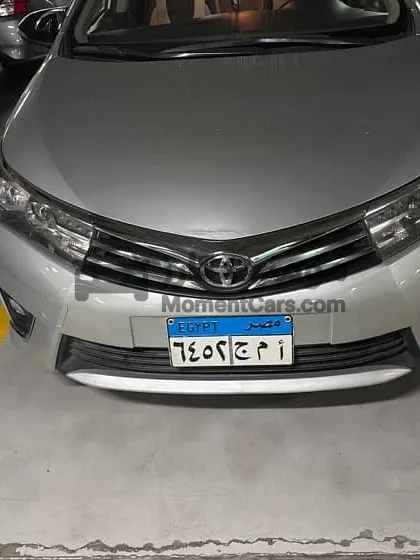 تويوتا كورولا 2015 ممتازة 135 ألف كم فرش جلد وشاشة