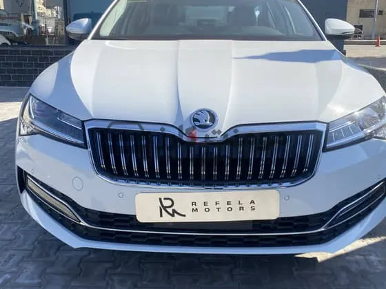 سكودا سوبرب 2025 جديدة للبيع 1400 تيربو أوتوماتيك