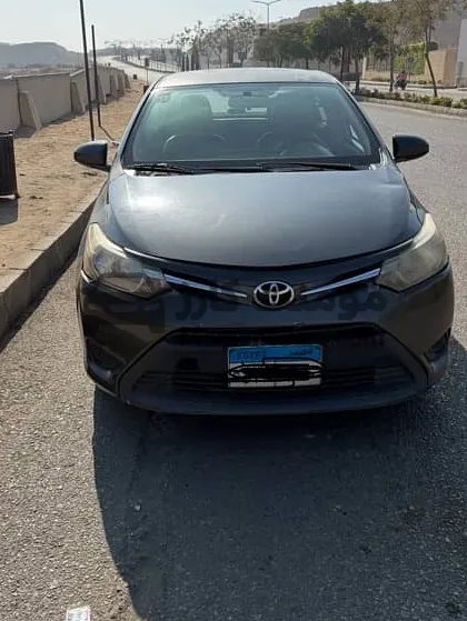 تويوتا ياريس 2015 اتوماتيك سيدان للبيع