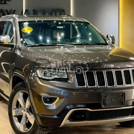 جيب جراند شيروكي 2017 اتوماتيك 140 ألف كم