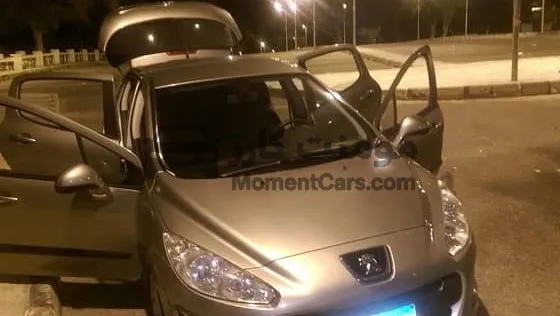 بيجو 308 أوتوماتيك 2012 هاتشباك للبيع