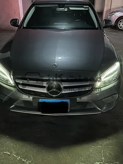 مرسيدس C180 كلاسيك 2020 فابريكة عداد قليل للبيع