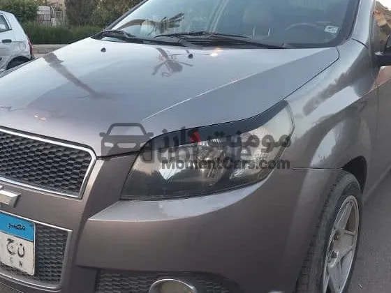 أفيو 2015 اتوماتيك، دهان المصنع بالكامل، عداد قليل