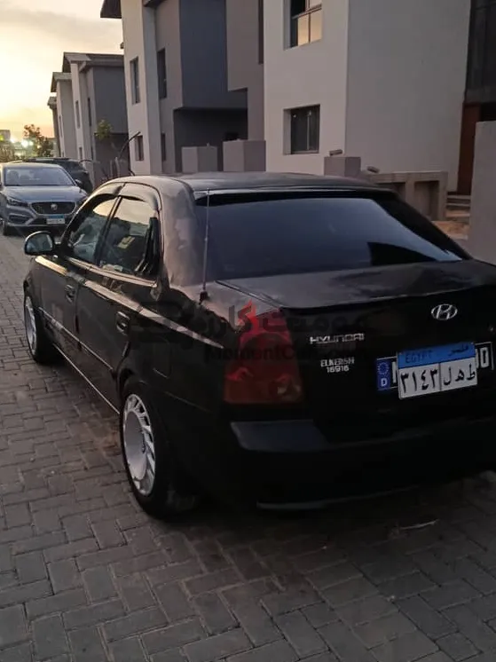 هيونداي فيرنا 2004 غاز بحالة ممتازة للبيع