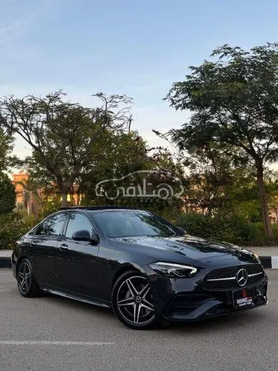 مرسيدس C 200 2022 ماشية 28 ألف كم للبيع