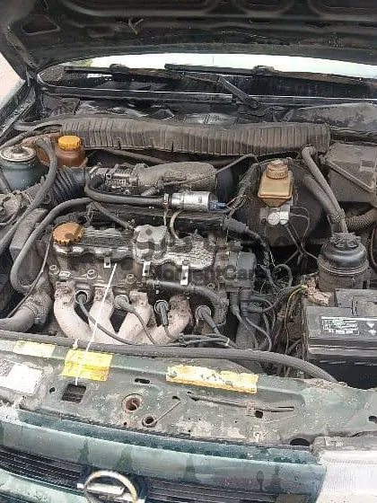 أوبل فيكترا 1995 أوتوماتيك سيدان للبيع