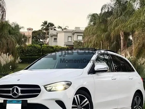 مرسيدس B180 موديل 2021 فابريكة بالكامل أول مالك بصيانات توكيل