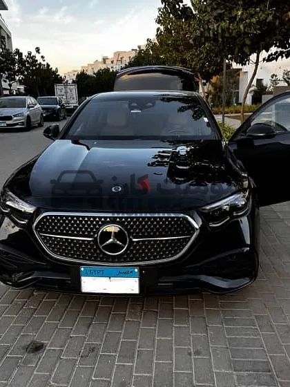 مرسيدس E200 2025 كسر زيرو بأعلى الإضافات