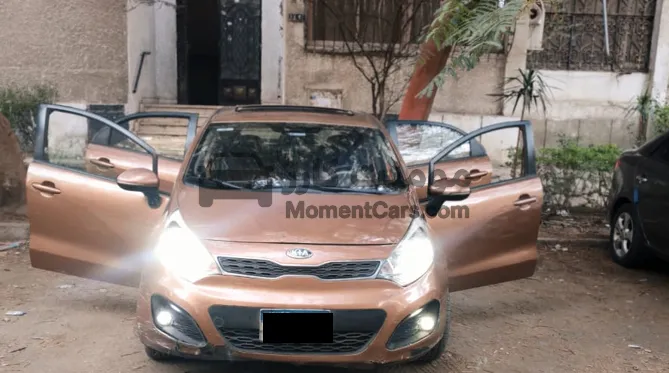 كيا ريو 2013 هاتش أتوماتيك فتحة سقف