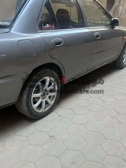 ميتسوبيشي لانسر 1993 بطة مانيوال للبيع