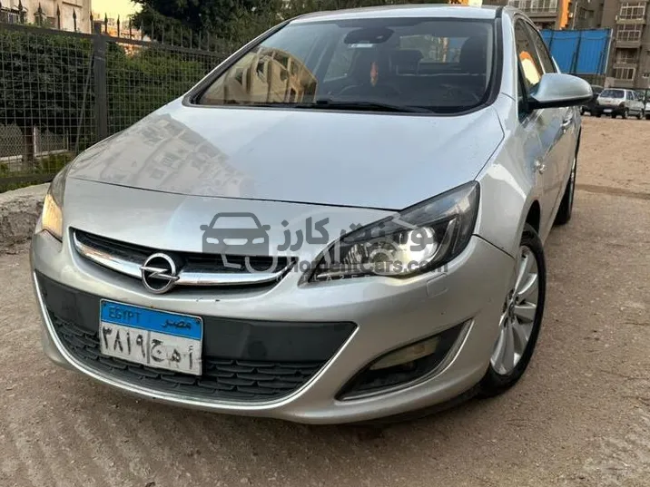أوبل أسترا 2017 اتوماتيك بنزين للبيع