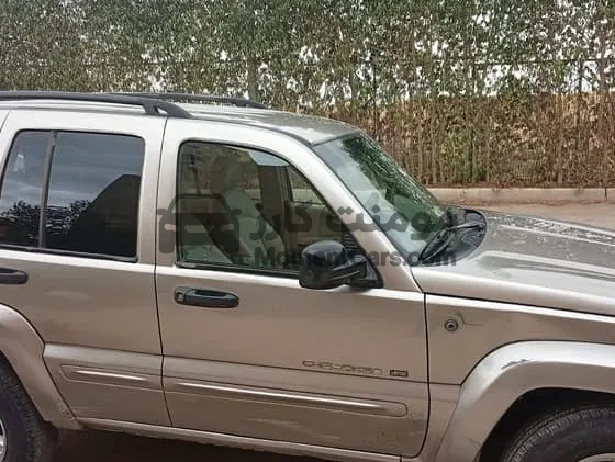 جيب ليبرتي 2002 اتوماتيك 3400cc للبيع