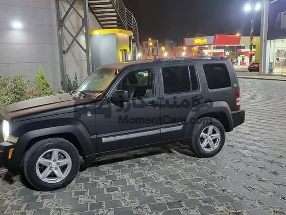 جيب شيروكي 2008 فبريكة بالكامل بحالة ممتازة