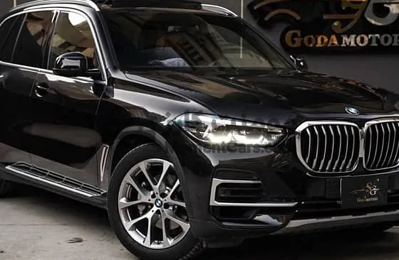 BMW X5 2023 40i حالتها ممتازة بضمان الوكيل