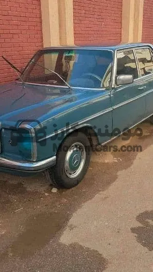 مرسيدس خنزيرة 200 موديل 1975 مانيوال للبيع