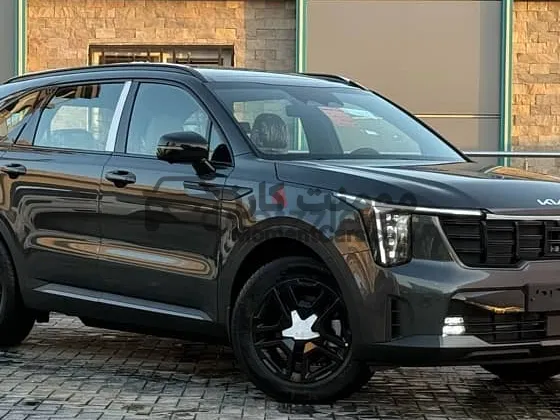 كيا سورينتو 2025 جرافيتي هايبرد 4WD زيرو 7 راكب