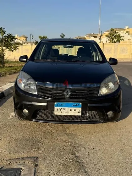 رينو سانديرو 2013 اتوماتيك حالة ممتازة للبيع