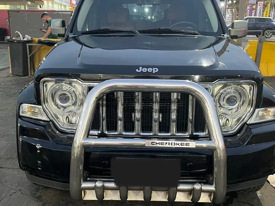 جيب شيروكي 2010 اتوماتيك 3700cc للبيع