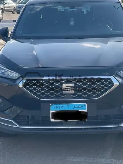 سيات تاراكو 2022 أعلى فئة بصمة وفتحة سقف بانوراما