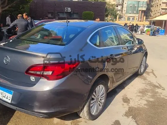 أوبل أسترا 2014 اتوماتيك رشة حزام فقط للبيع