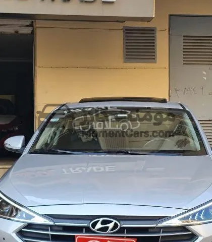 هيونداي إلنترا CN7 2021 فئة ثالثة - حالتها ممتازة