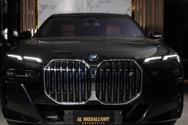 بي ام دبليو i7 2024 كهرباء كسر زيرو 6000 كم