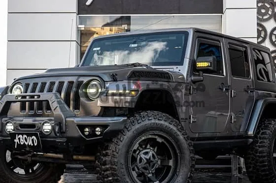 جيب رانجلر 2018 معدلة أصلي - 140 ألف كم