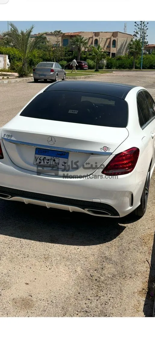 مرسيدس C180 2015 بانوراما فرش جلد أحمر حالة مميزة