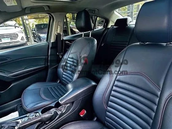 مازدا 3 2015 اعلي فئة بصمة فتحة سقف اتوماتيك للبيع