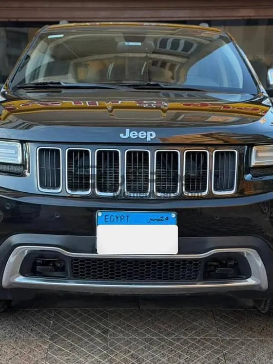 جيب جراند شيروكى 2018 ليمتد 5700cc بحالة ممتازة