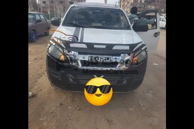 ايسوزو دي ماكس 2014 مانيوال للبيع