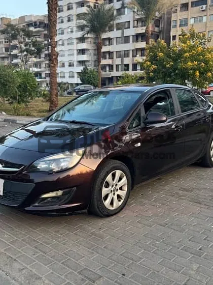 أوبل أسترا 2014 أوتوماتيك عداد 180 ألف