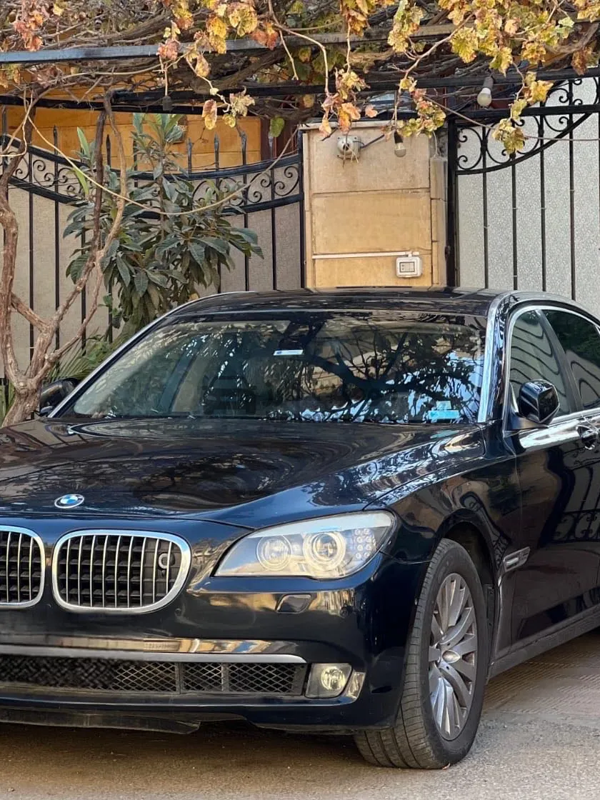 بي إم دبليو 750Li 2011 اتوماتيك للبيع