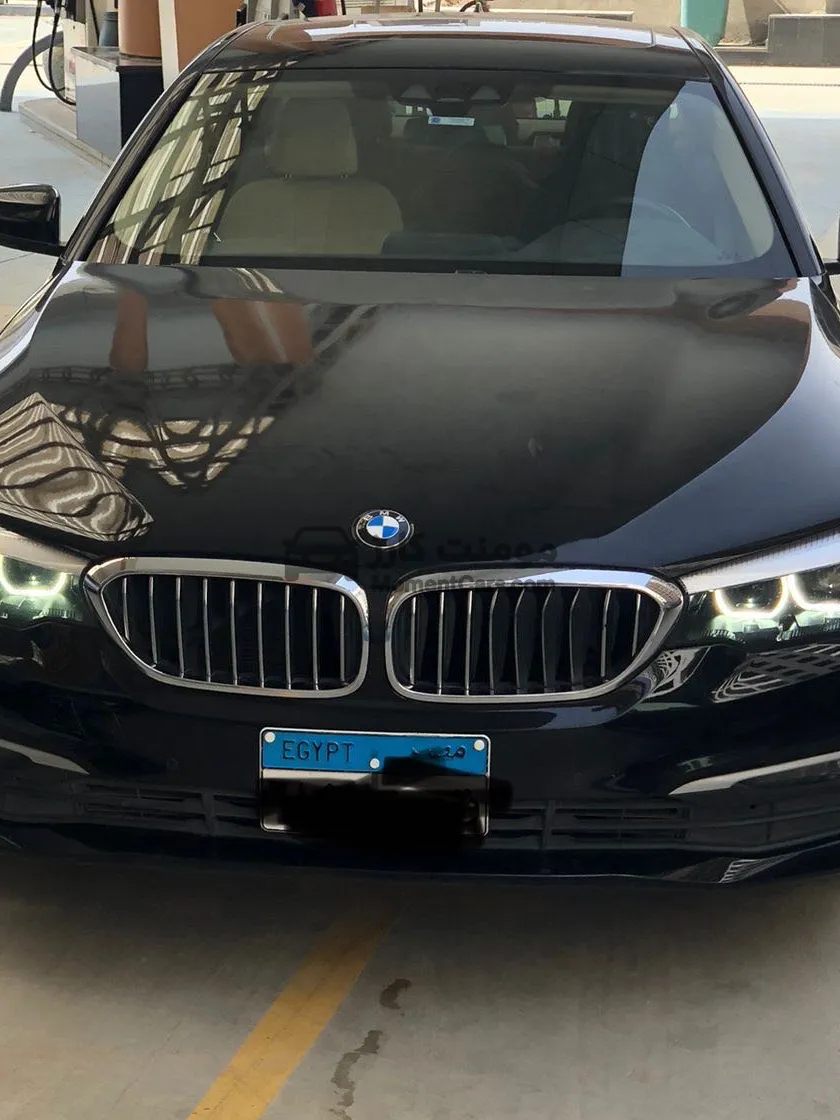 بي ام دبليو 520i 2019 فبريكة للبيع