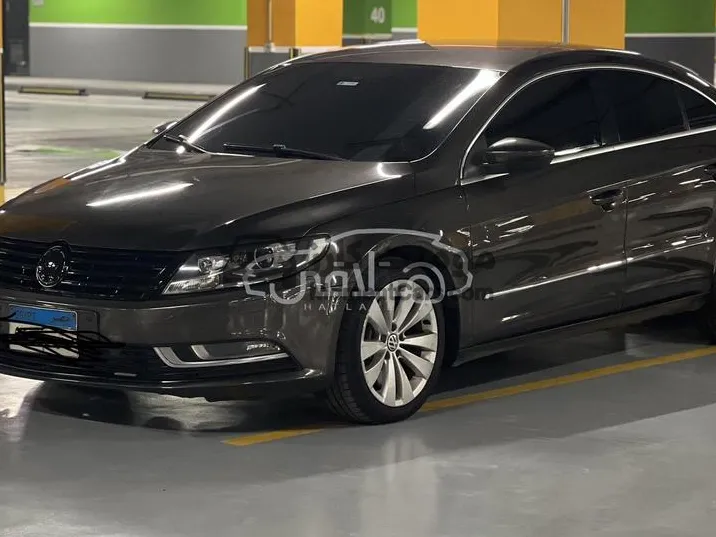 فولكس باسات 2014 اتوماتيك 140 ألف كم بحالة ممتازة