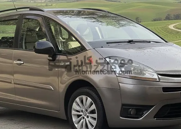 سيتروين جراند بيكاسو 2010 ديزل 7 راكب استخدام قليل